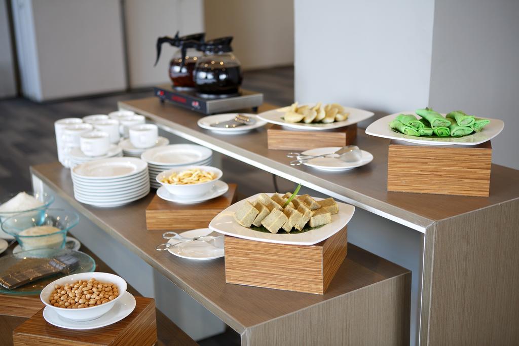 Amaris Hotel Палембанг Екстериор снимка